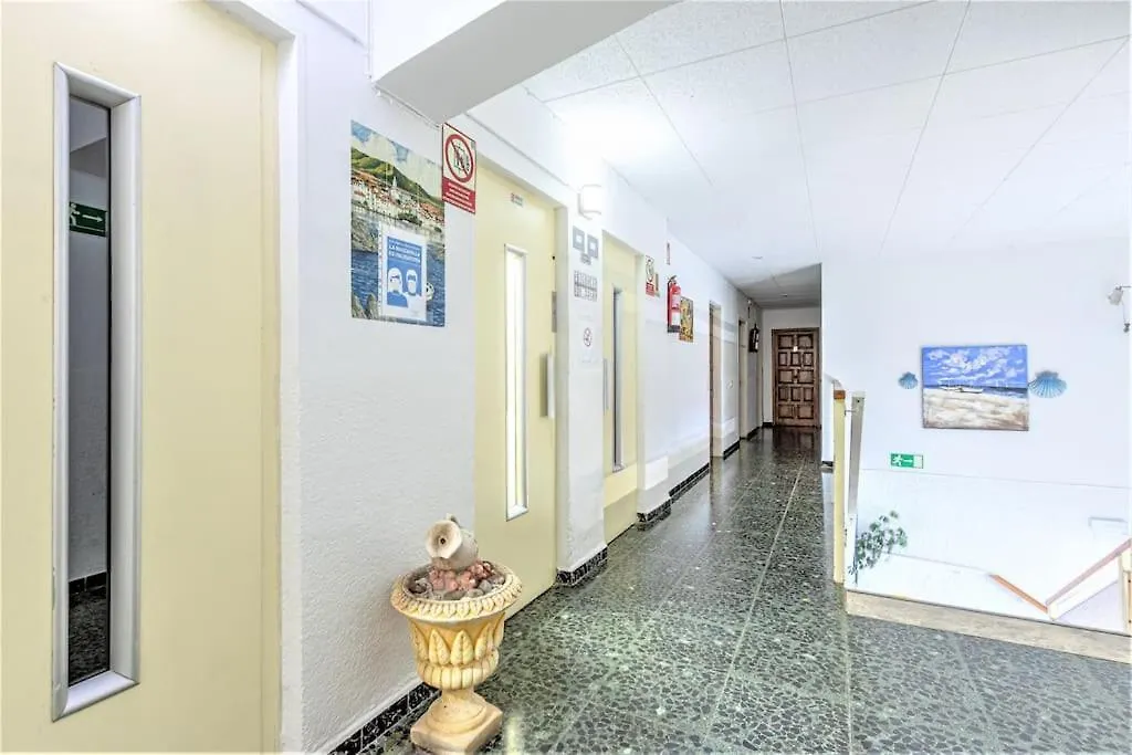 Apartament Kar15-Beach Front, See Views, Wifi, Dowtown Empuriabrava